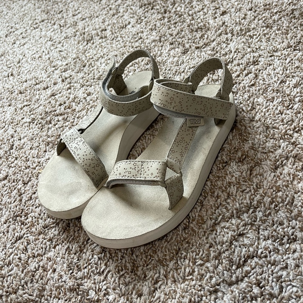Teva Midform Sandals- Size 7
